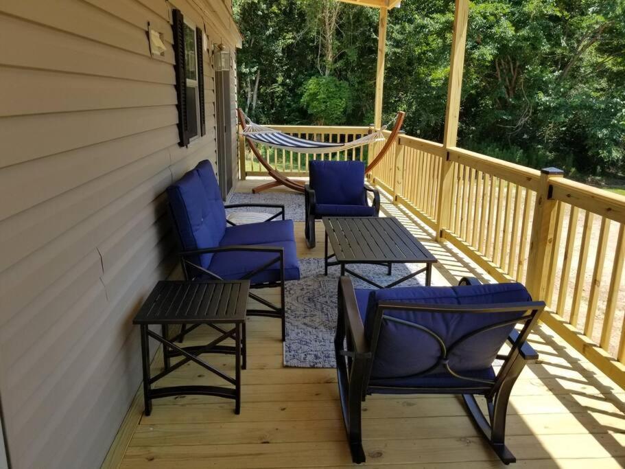 Tiny With Hammock Loft Bbq And Yard